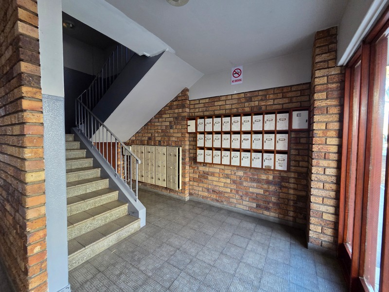 To Let 2 Bedroom Property for Rent in Wynberg Western Cape